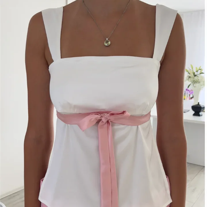The Dainty Top