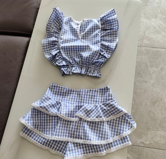 The Plaid Set